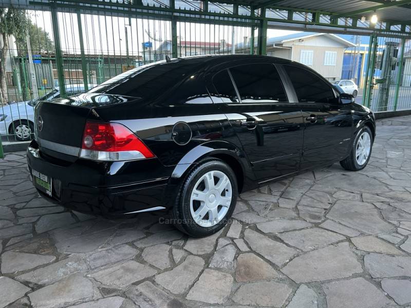 CHEVROLET - VECTRA - 2005/2006 - Preta - R$ 32.900,00