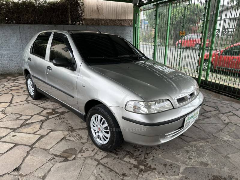 FIAT - PALIO - 2001/2001 - Bege - R$ 15.900,00