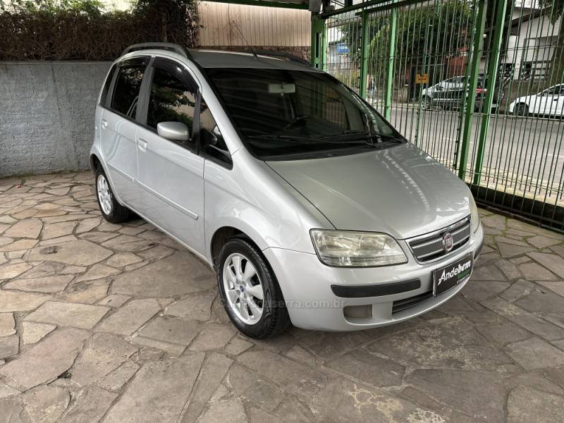 FIAT - IDEA - 2008/2009 - Prata - R$ 29.900,00