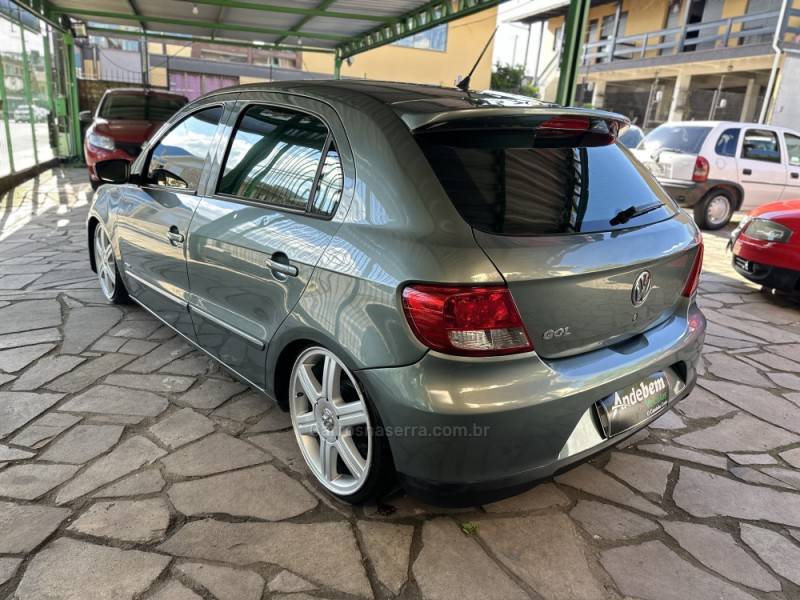 VOLKSWAGEN - GOL - 2010/2011 - Verde - R$ 31.900,00