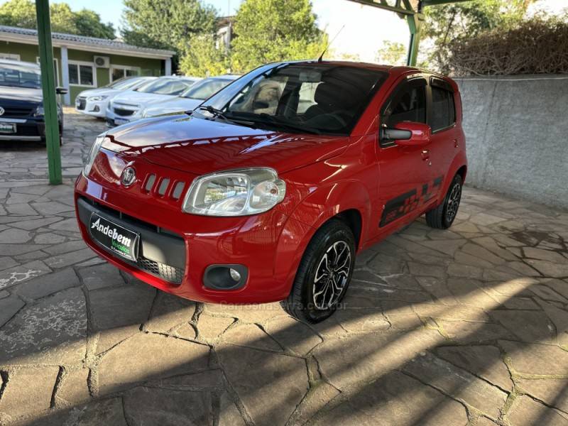 FIAT - UNO - 2012/2013 - Vermelha - R$ 32.900,00