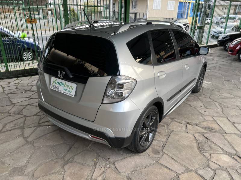 HONDA - FIT - 2012/2013 - Prata - R$ 51.900,00