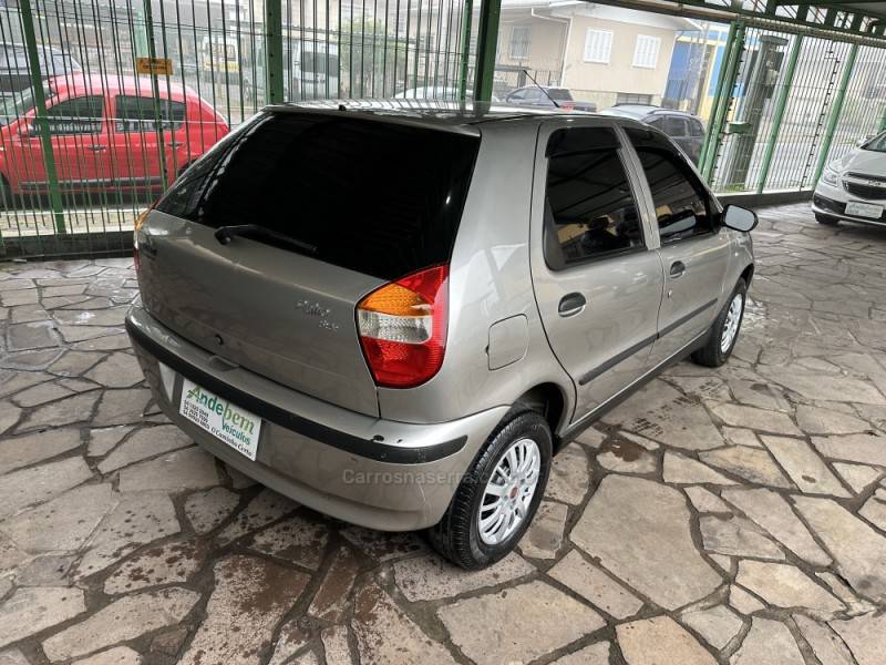 FIAT - PALIO - 2001/2001 - Bege - R$ 15.900,00