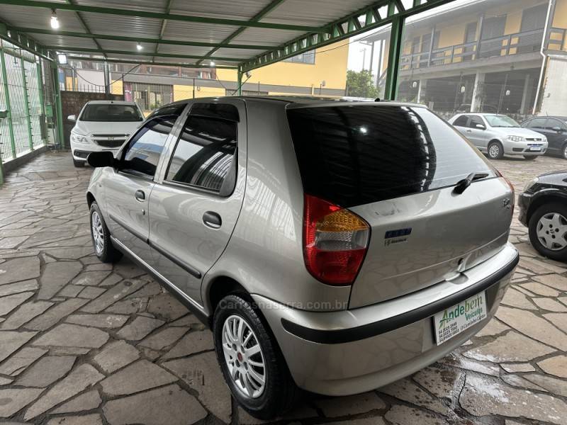 FIAT - PALIO - 2001/2001 - Bege - R$ 15.900,00