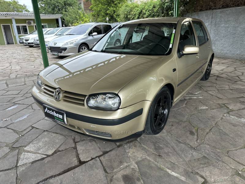 VOLKSWAGEN - GOLF - 2001/2001 - Bege - R$ 25.900,00