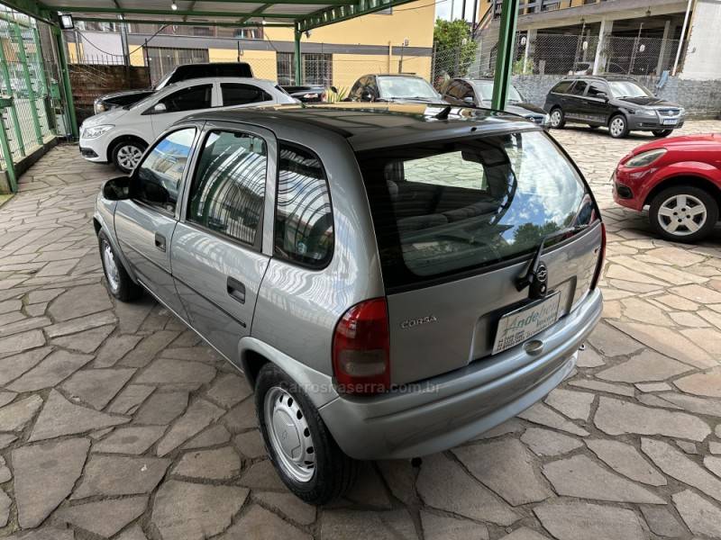 CHEVROLET - CORSA - 1998/1998 - Cinza - R$ 14.500,00